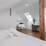 Lejlighed Modern Close To River Prag