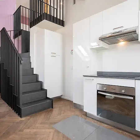 Modern Close To River Appartement