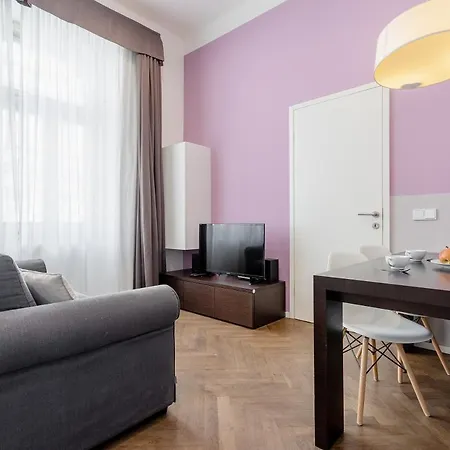 Διαμέρισμα Modern Close To River *