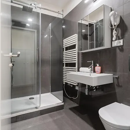 Modern Close To River Διαμέρισμα *