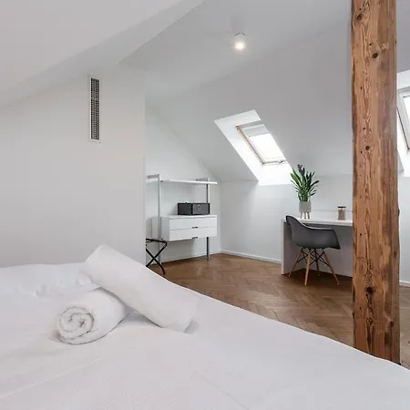 Appartement Modern Close To River Praag