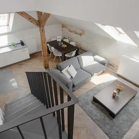 Modern Close To River * 布拉格
