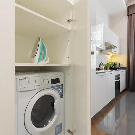 Modern Close To River Praag