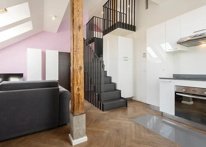 Modern Close To River * 布拉格