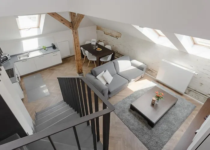Modern Close To River * 布拉格